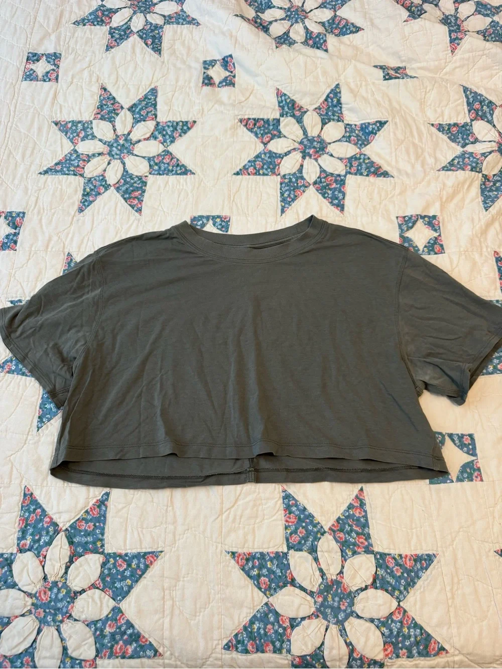 Lululemon Cropped Tee